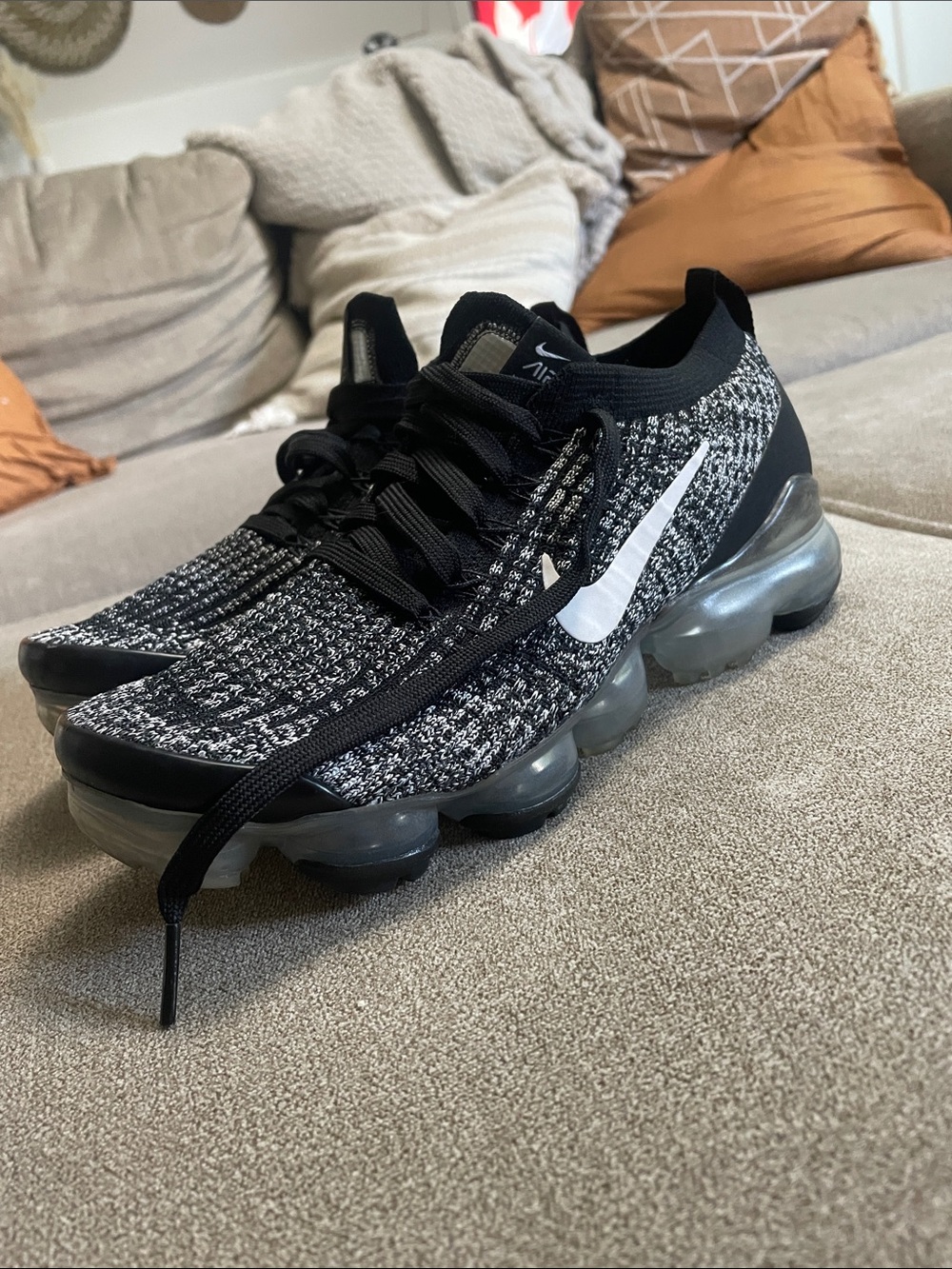 Women’s Oreo (White/Black) Nike VaporMax Flyknit 3s - Picture 6 of 6